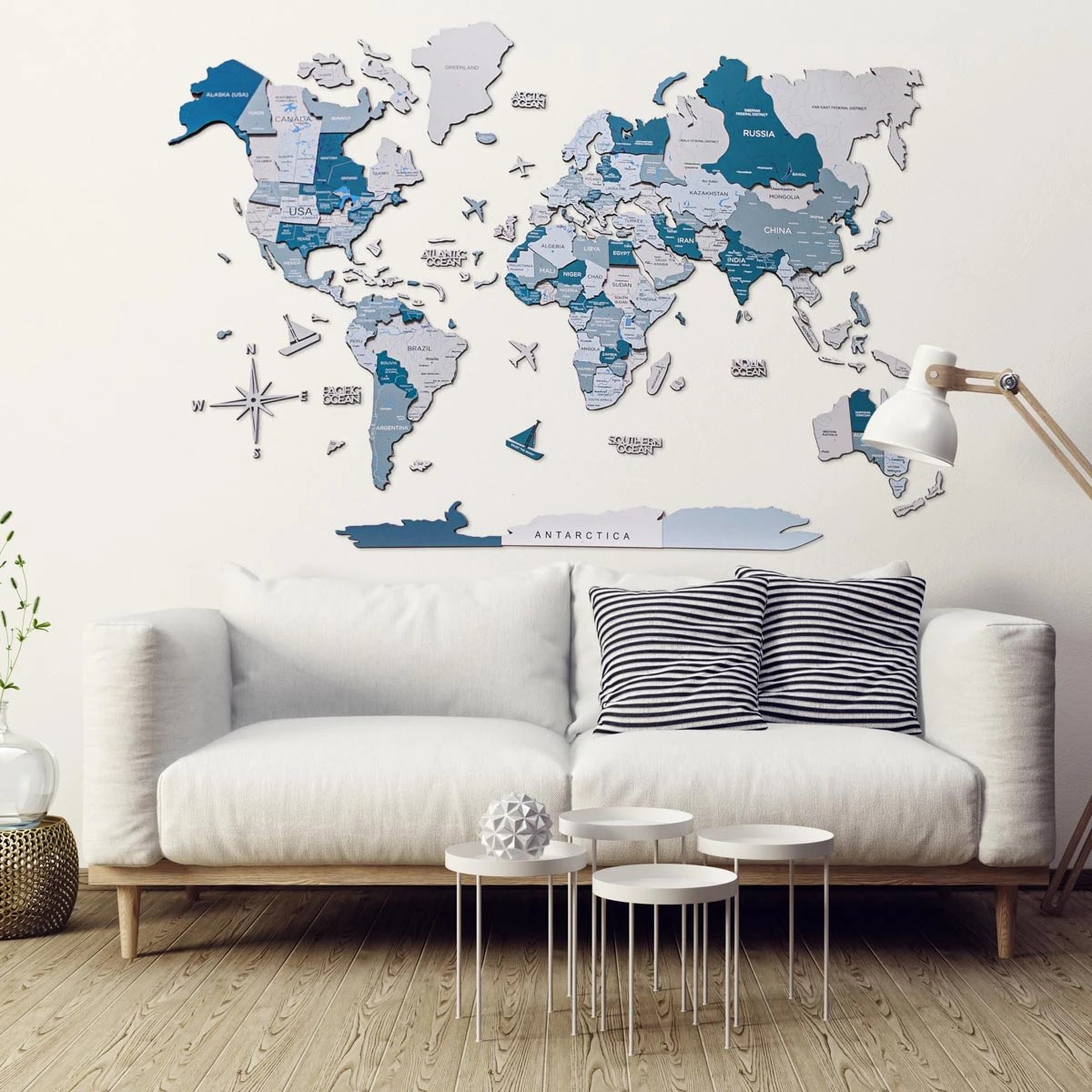 dřevěná mapa světa na stěnu