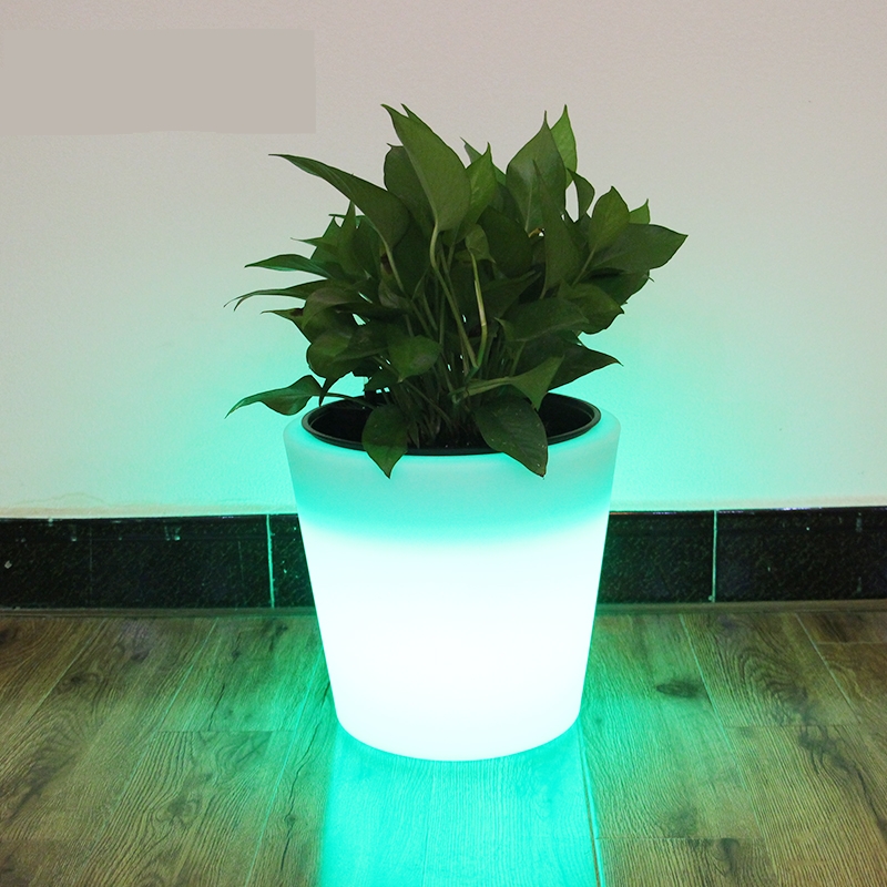 LED květináč (hrnník) svítící + možnost měnit RGB barvy + IP44 (27x27x28 cm)