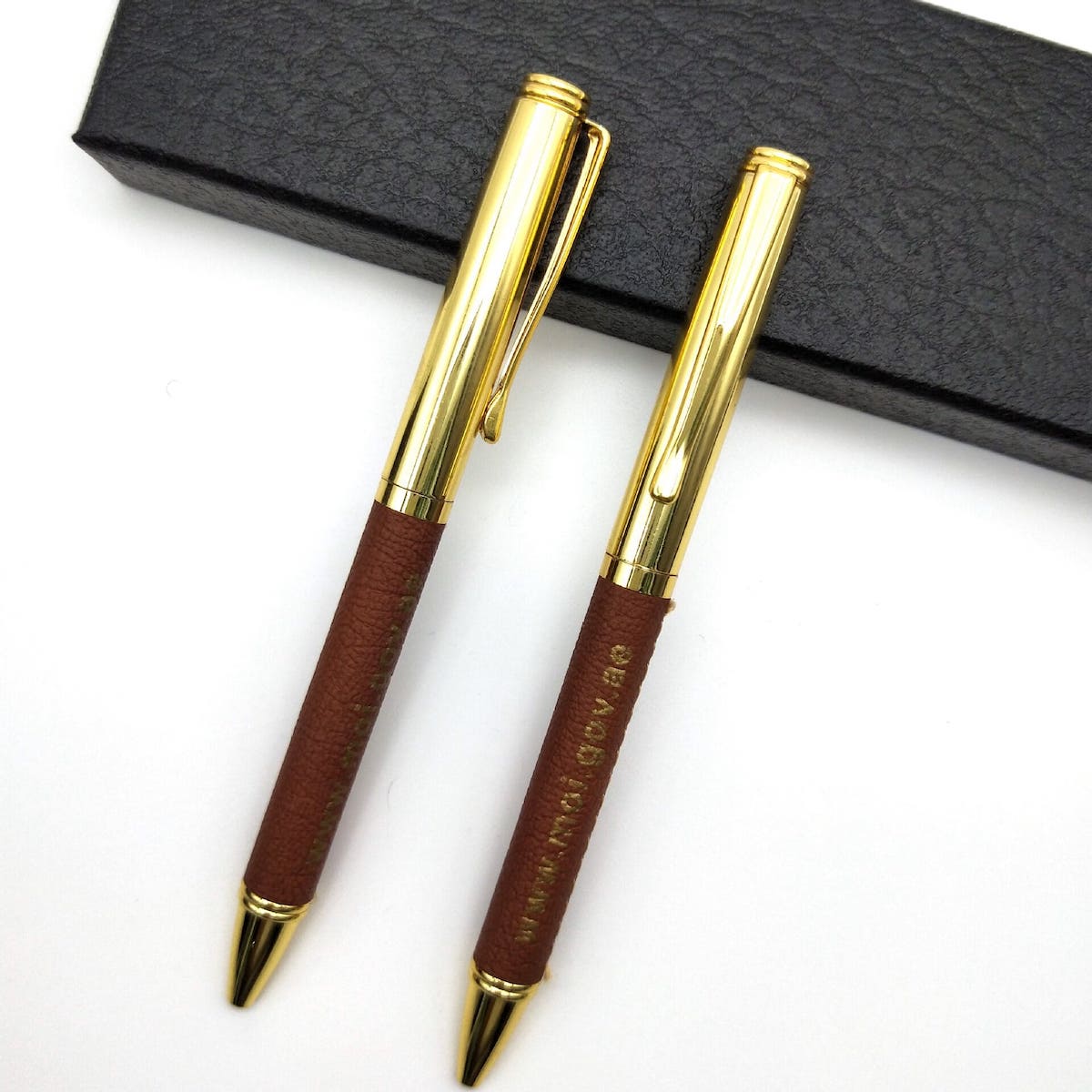 Luxusní zlaté pero s kůží