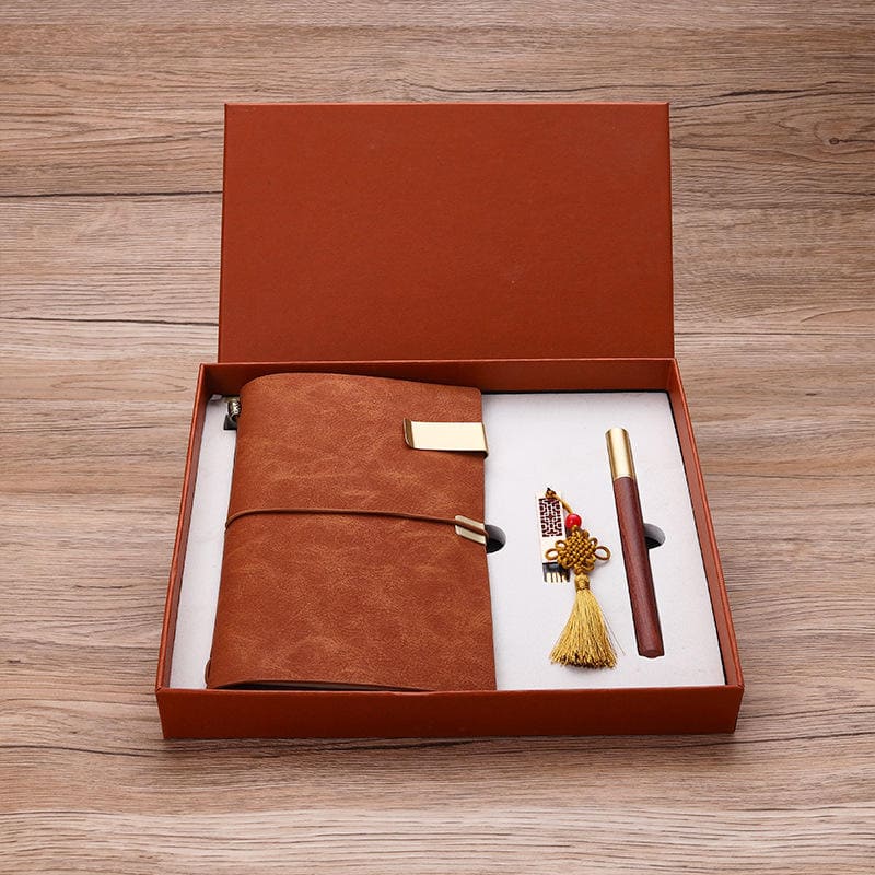 dřevěné pero se zápisníkem set darcekovy