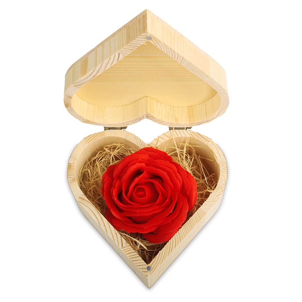 Mýdlové růže v krabičce ze dřeva ve tvaru srdce