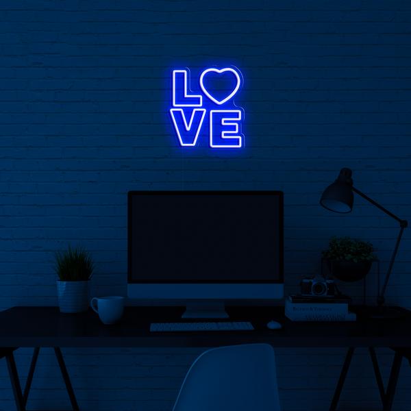 Neonový LED nápis na zeď - 3D logo LOVE - s rozměry 50 cm