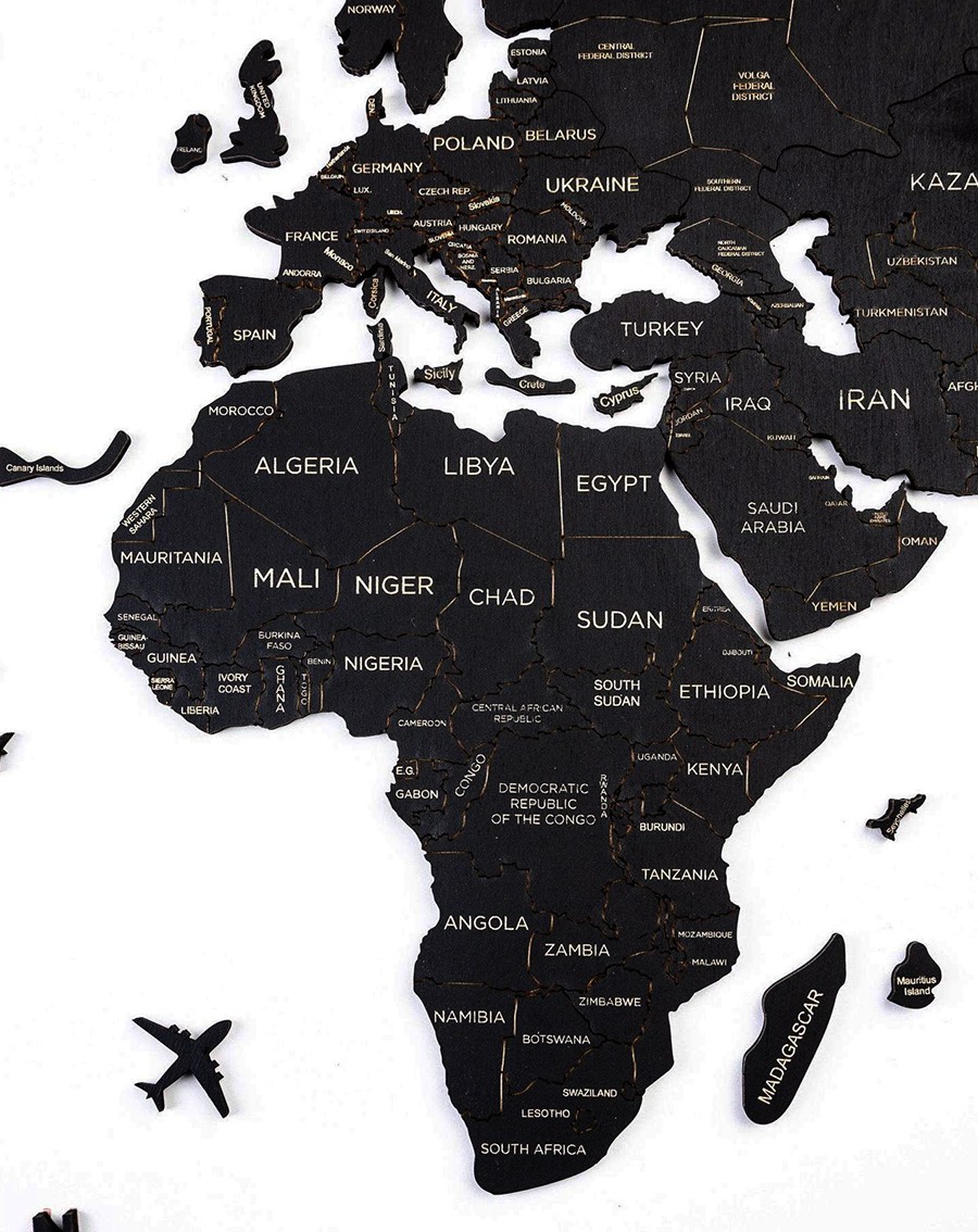 Nástěnná mapa drevena světadíly cerna barva