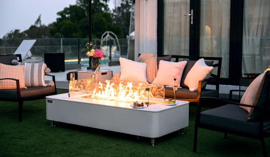 Konferenční stolek s integrovaným ohniště na plyn luxusní