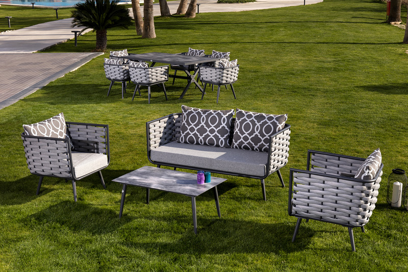 Luxusní sezení do zahrady či terasu s kvalitní hliníkovou konstrukcí v elegantní šedé barvě