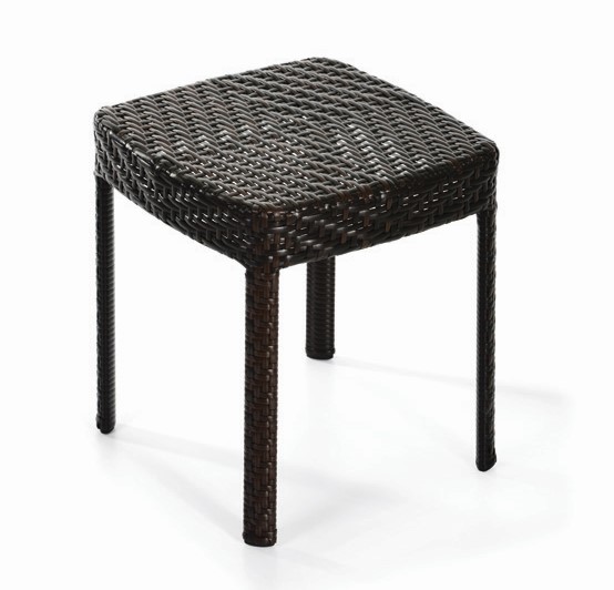 Praktický outdoorový stolek Tabure v minimalistickém hnědém provedení.